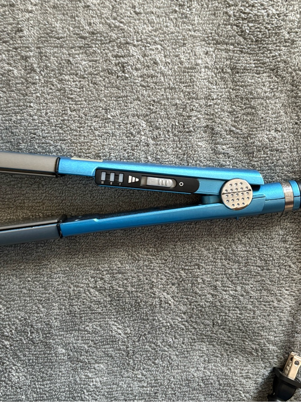 BaByliss Pro Nano Titanium 1-inch U-STYLER Hair Flat Iron - Picture 7 of 11